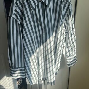 Banana Republic Womens XL Blue Gray Stripe Boyfriend Button Down Shirt Cotton